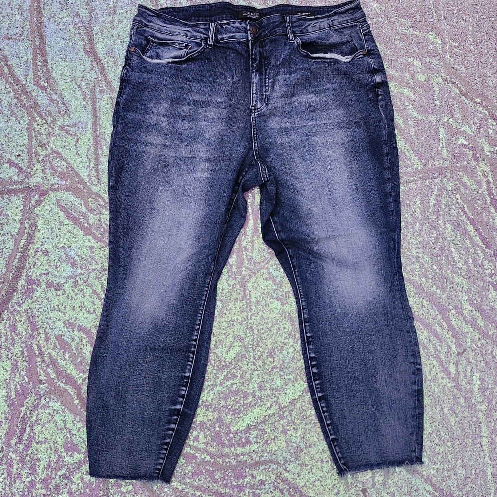 Judy Blue Women's Blue Jeans DISTRESSED! 22W